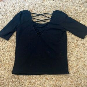 Black cropped t-shirt